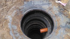 Канализация из покрышек с горизонтальным отводом
