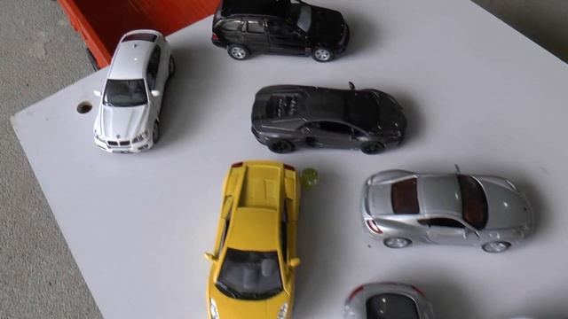 Шарики катятся вниз Marble run race with diecast cars and trucks satisfying смотреть онлайн