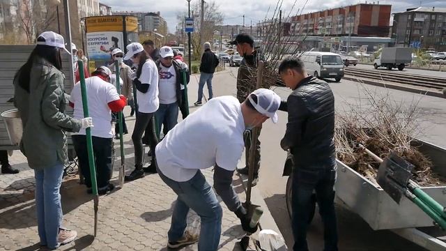 Как монголы Улан-Удэ озеленяли. Столица Бурятии становится «зелёным городом» смотреть онлайн