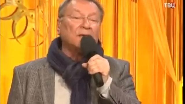 Завораживает жизнь - поет Шакуров смотреть онлайн