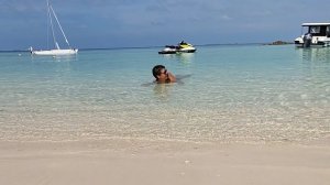 Мальдивы. Цвет воды на острове Тулусду. Мальдивы за 56 тысяч рублей с перелетом. Канал Тутси влог.