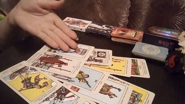 КОГО ОСЕННИМ ВЕТРОМ ЗАНЕСЕТ К ВАМ НА ПОРОГ.