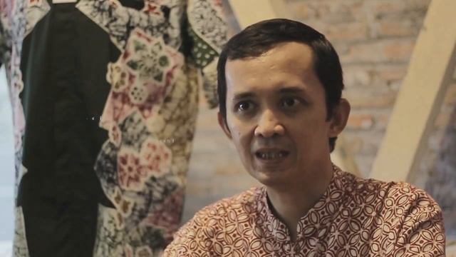 Film Dokumenter (Trailer) : SISI LAIN BATIK "Kampoeng Batik Laweyan - SOLO" смотреть онлайн