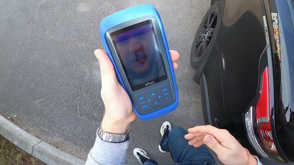 Универсальные датчики давления в шинах и программатор. Xtool TS100 и TP150