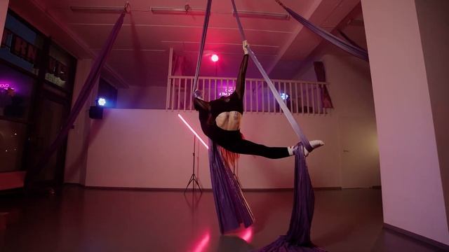 ВОЗДУШНАЯ ГИМНАСТИКА | СТУДИЯ ТАНЦЕВ THE BAT | Воздушная гимнастика для взрослых и детей смотреть онлайн