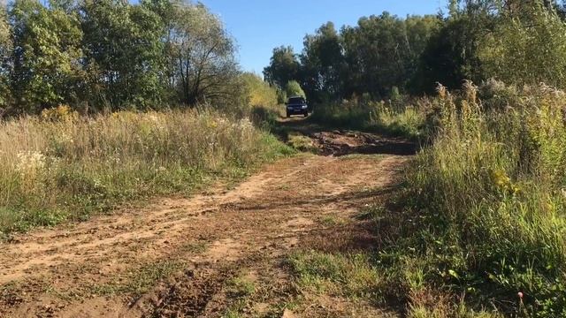 В лес на Mitsubishi Pajero 4 смотреть онлайн