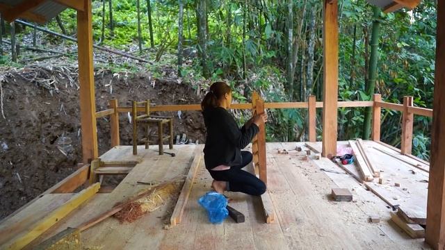 building a 2-storey wooden house: making doors - windows - 200 days of bushwalking in the forest смотреть онлайн