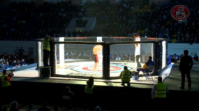 ШАХ С БОЛЬШИМИ КУЛАКАМИ. ШАХМАРАЛ ДЖЕТПИСОВ-ЮРИЙ ЗАХАРЕЦ.