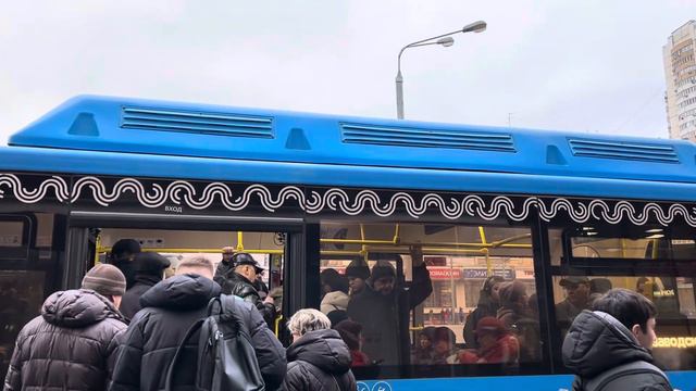 Автобус ЛиАЗ-5292.71 следует по маршруту 233 ”м. Речной Вокзал - Петрозаводская ул.” смотреть онлайн