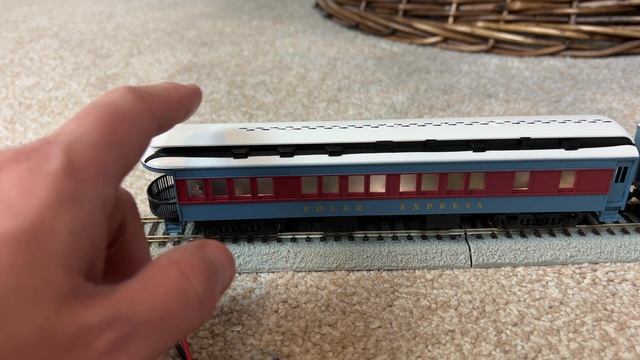 Unboxing the Lionel HO Polar Express Train Set смотреть онлайн
