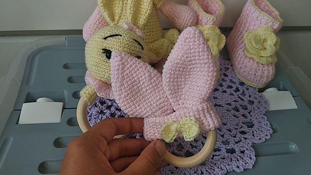 ПОДАРОЧНЫЙ НАБОР ДЛЯ НОВОРОЖДЕННОЙ МАЛЫШКИ КРЮЧКОМ смотреть онлайн