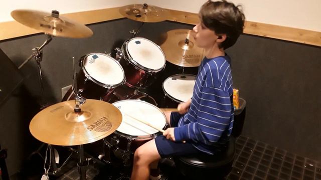 Jacob Aiden Drummer Performs Twisted Sister's Classic "I Wanna Rock!" смотреть онлайн
