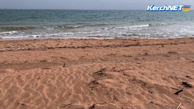 Первое тепло на городском пляже Керчи смотреть онлайн