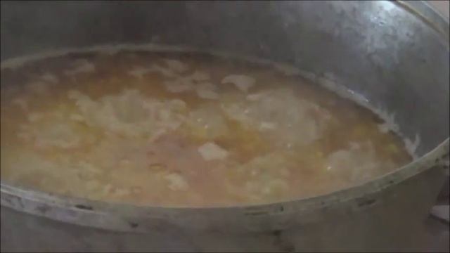 Узбекское национальное блюдо или готовим плов . Uzbek national dish смотреть онлайн