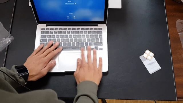 13inch MacBook Pro Case Unboxing By icasso: The Best MacBook Case? смотреть онлайн