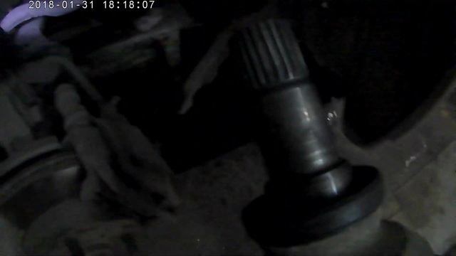 Замена сальника привода коробки. смотреть онлайн