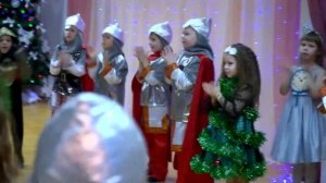 ? ?Мы повесим шарики, а потом фонарики/? ? HAPPY NEW YEAR