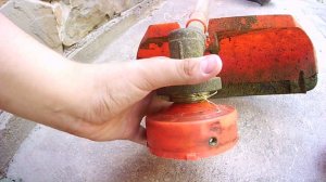 Как вставить леску на косилку???   15.08.2018