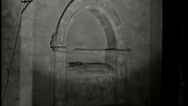 Luciano Pavarotti sings "Ingemisco" смотреть онлайн