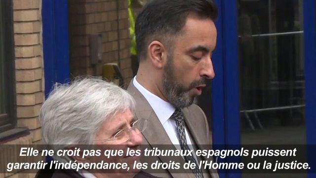 L'indépendantiste catalane Clara Ponsati se rend à la police смотреть онлайн
