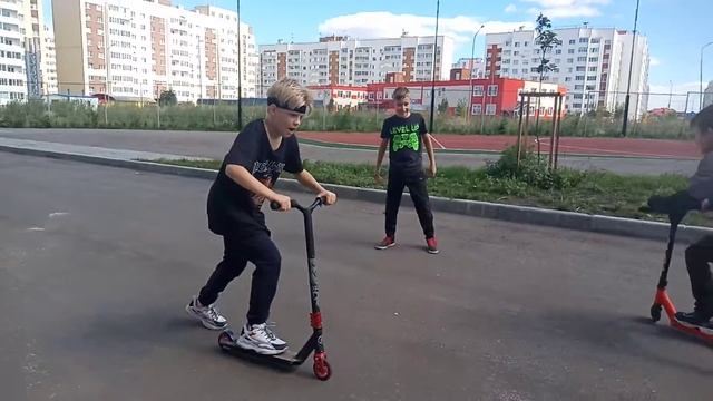 Лучший трюк на самокате смотреть онлайн
