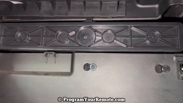 How To Change A 2014 - 2021 Jeep Grand Cherokee Cabin Air Filter - Remove Replace Location смотреть онлайн