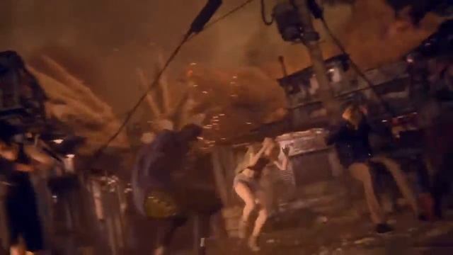 FINAL FANTASY VII REMAKE: L'effondrement d'un monde смотреть онлайн