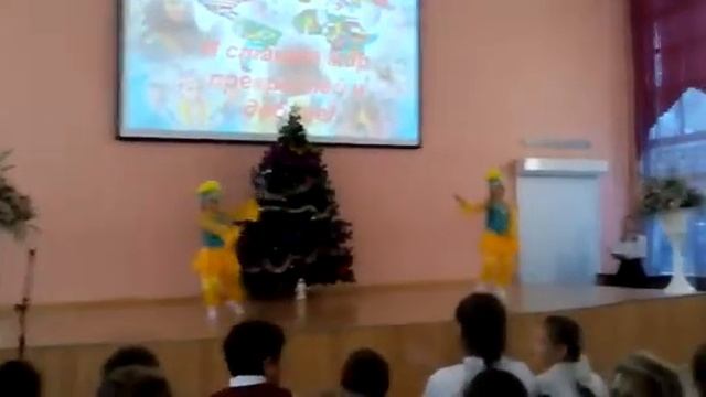 Внучки танцуют казахский танец.Санкт-Петербург 06.12.17г. смотреть онлайн