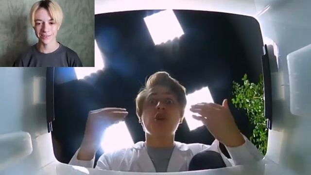 Mamiks? - КАК ГРОМКО БУДУТ СВЕРЧАТЬ 10 000 СВЕРЧКОВ В КОМНОТЕ? | РЕАКЦИЯ | смотреть онлайн