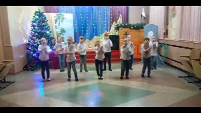 Младшая группа "Арабеск" поздравляет с новым годом! смотреть онлайн