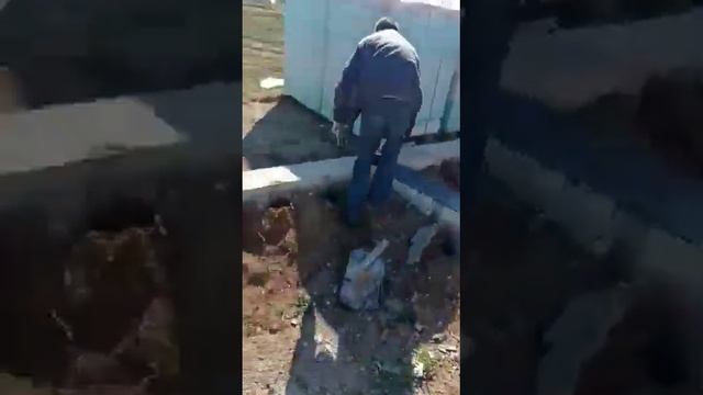 М.О. Солнечногорск Загорье 3 подготовка фундамента после зимы к кладке 04.05.2022 смотреть онлайн