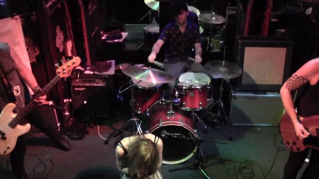 HEALTHY JUNKIES LIVE AT 12 BAR 9TH APRIL 2015 смотреть онлайн