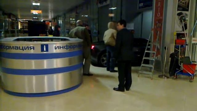 Из "Европейского" отгоняют Lamborgini Gallardo смотреть онлайн