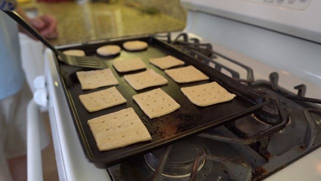 How to Make Hardtack (Forever Lasting Bread) смотреть онлайн