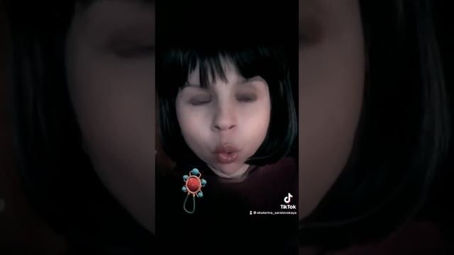 Почему у волка, такие большие уши? #смех #актрисасаратовская #театр #театрклассика #пранк #смешно смотреть онлайн