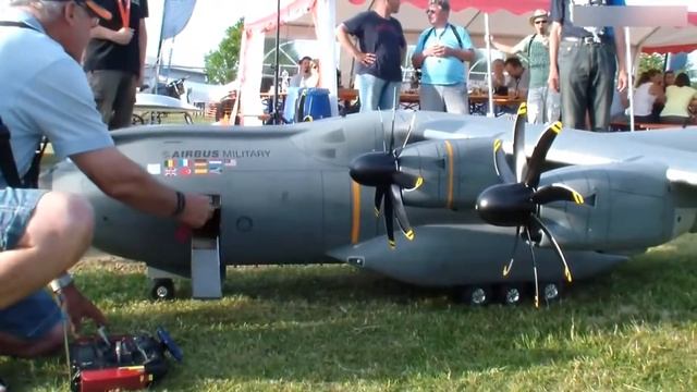 крутые радиоуправляемые модели военной техники. cool radio controlled models of military equipment смотреть онлайн