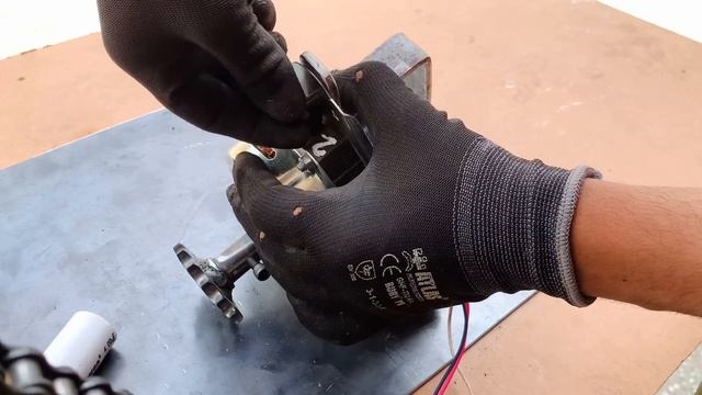 How to make a simple chain link fencing machine using washing machine motor | DIY смотреть онлайн