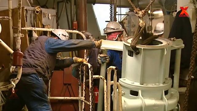 The Process Of Repairing One Of The Largest Cruise Ships In The World смотреть онлайн