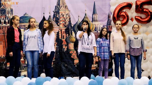 "Миллион Голосов" [A Million Voices] - Хор Фантазия, выступление на Дне Города. смотреть онлайн