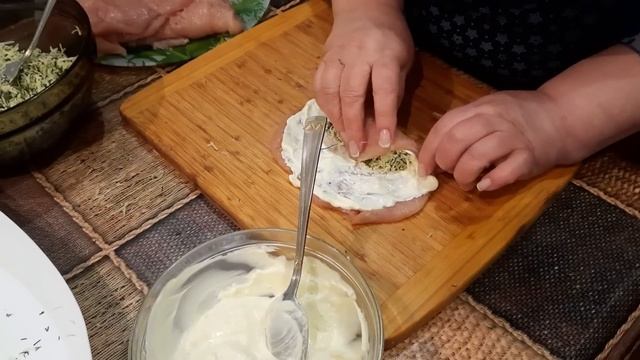 Горячие рулетики на праздник и не только.