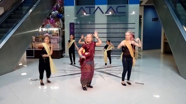 РАДАШЬЯМ. ОБНИНСК Флешмоб 16 10 17 ТЦ АТЛАС. смотреть онлайн