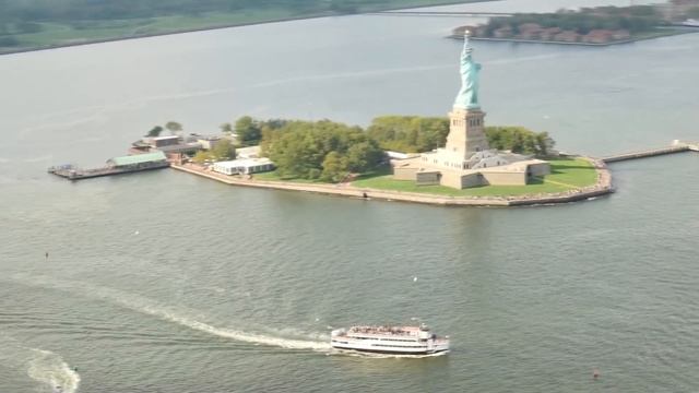 Маша Капуки в магазине Дисней в Нью-Йорке - Как провести выходные - Куда сходить