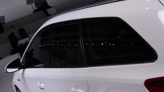 Toyota Auris Touring Sports - Mondial de Paris 2012 смотреть онлайн