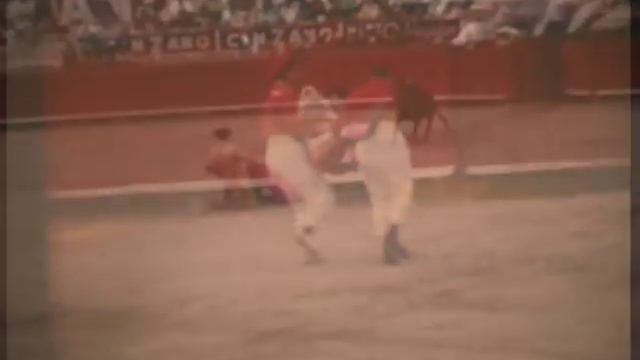 Bullfighter loses to Bull ! смотреть онлайн