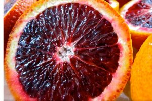 Гибрид мандарина и граната?
Стоит попробовать необычный фрукт!