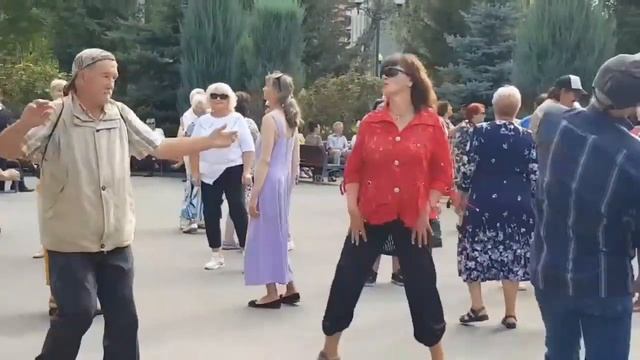 Я ВОЗЬМУ ТЕБЯ НА РУКИ 2.09.2023 ХАРЬКОВ ТАНЦЫ УКРАИНА смотреть онлайн