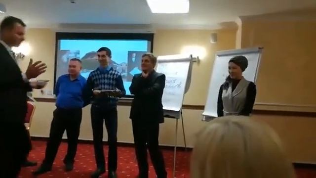 Моя история за 1 минуту. Первый семинар через 2 недели после старта в бизнесе с LR смотреть онлайн