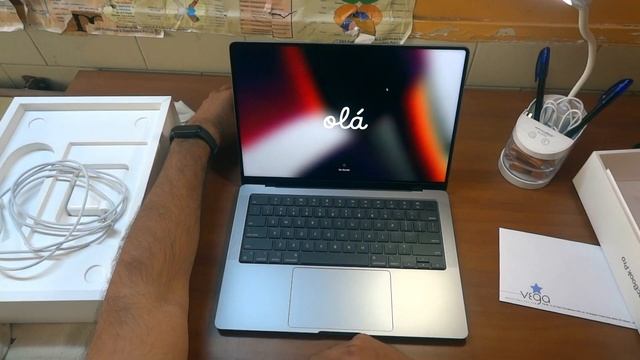 I finally bought a MACBOOK PRO 14 " 2021 model [UNBOXING]. My First Apple Product. смотреть онлайн