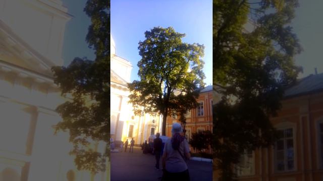 Лавра смотреть онлайн