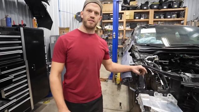 Totaled 2021 Civic Type R Rebuild | Ep. 4 (Got Broken In...) смотреть онлайн